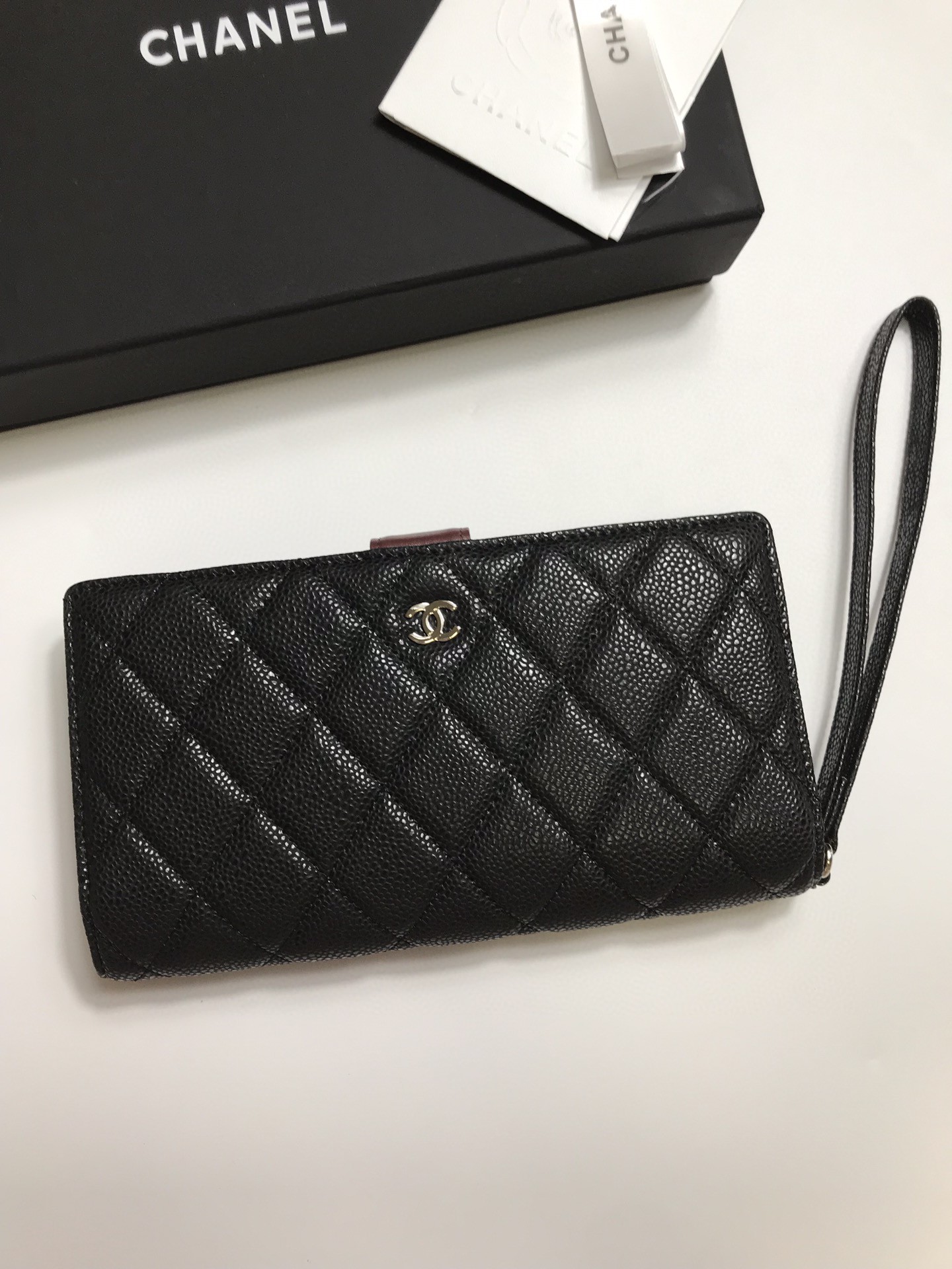 芸能人愛用Chanel シャネル 実物の写真 N品スーパーコピー財布代引き対応国内発送後払い安全必ず届く優良サイト